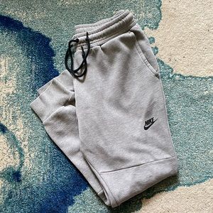 Nike Men’s Heather Grey Sweatpants